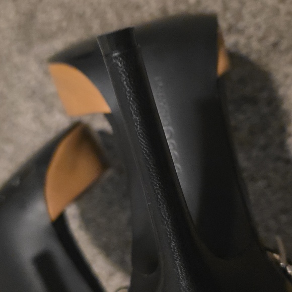 Pre-loved BCBG Two-tone  Dillyn Leather Ankle Strap Heels Sz 9.5 - Picture 6 of 8